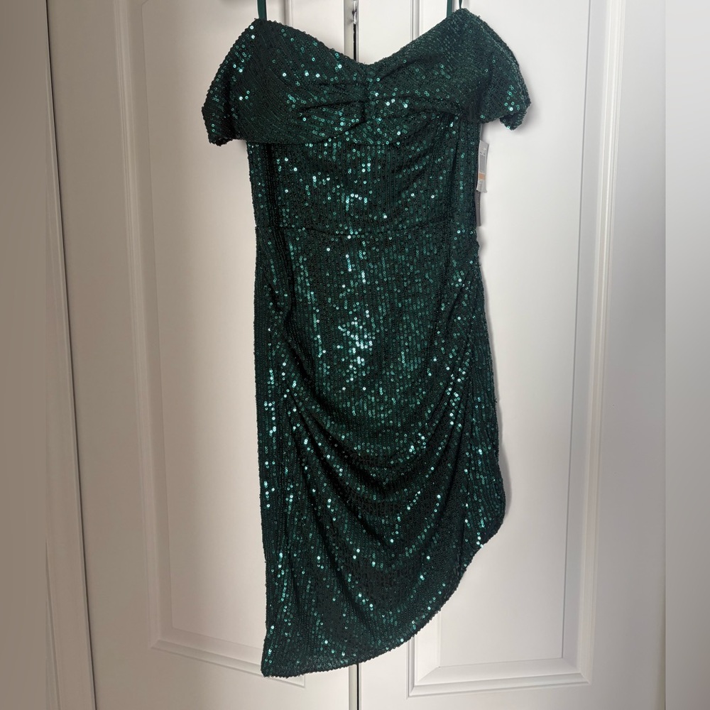 CITY STUDIOS - Juniors Elegant Green Off-Shoulder Dress - Picture 5 of 6